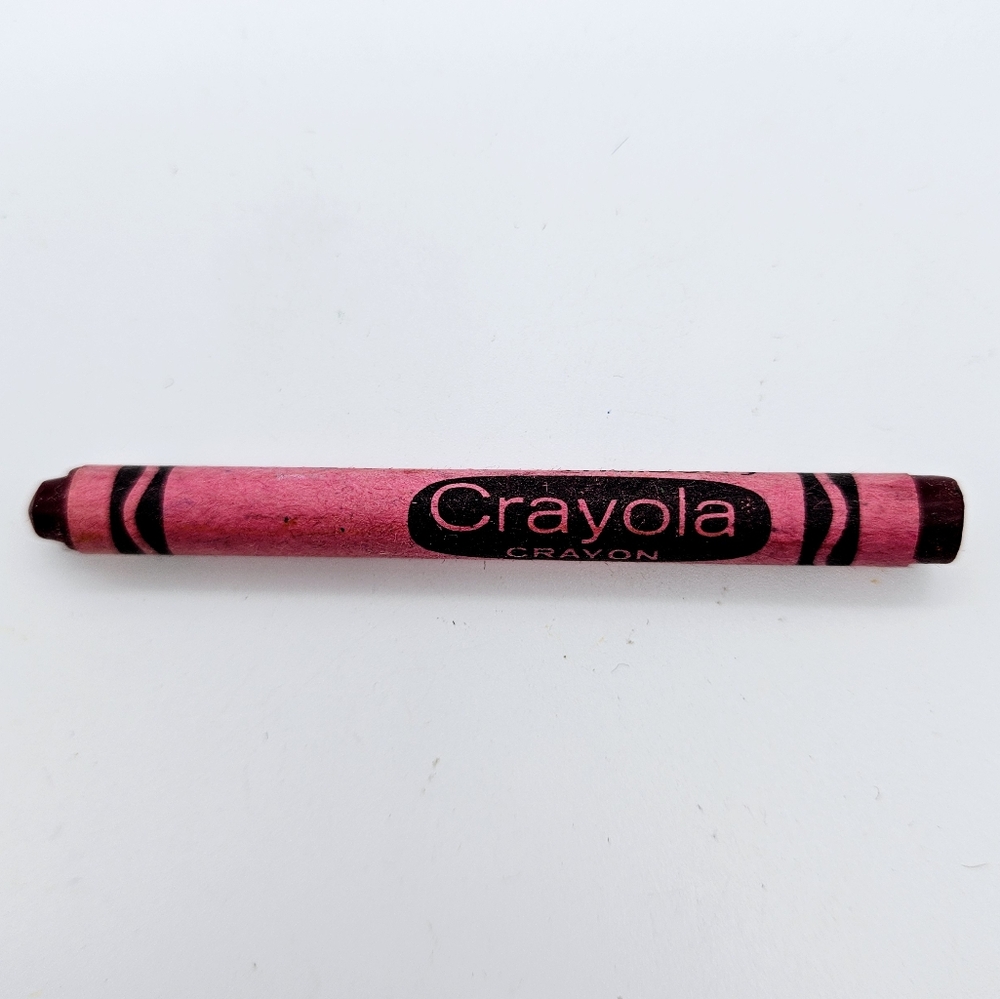 VINTAGE | 1 discontined/retired Crayola Crayons in Mulberry